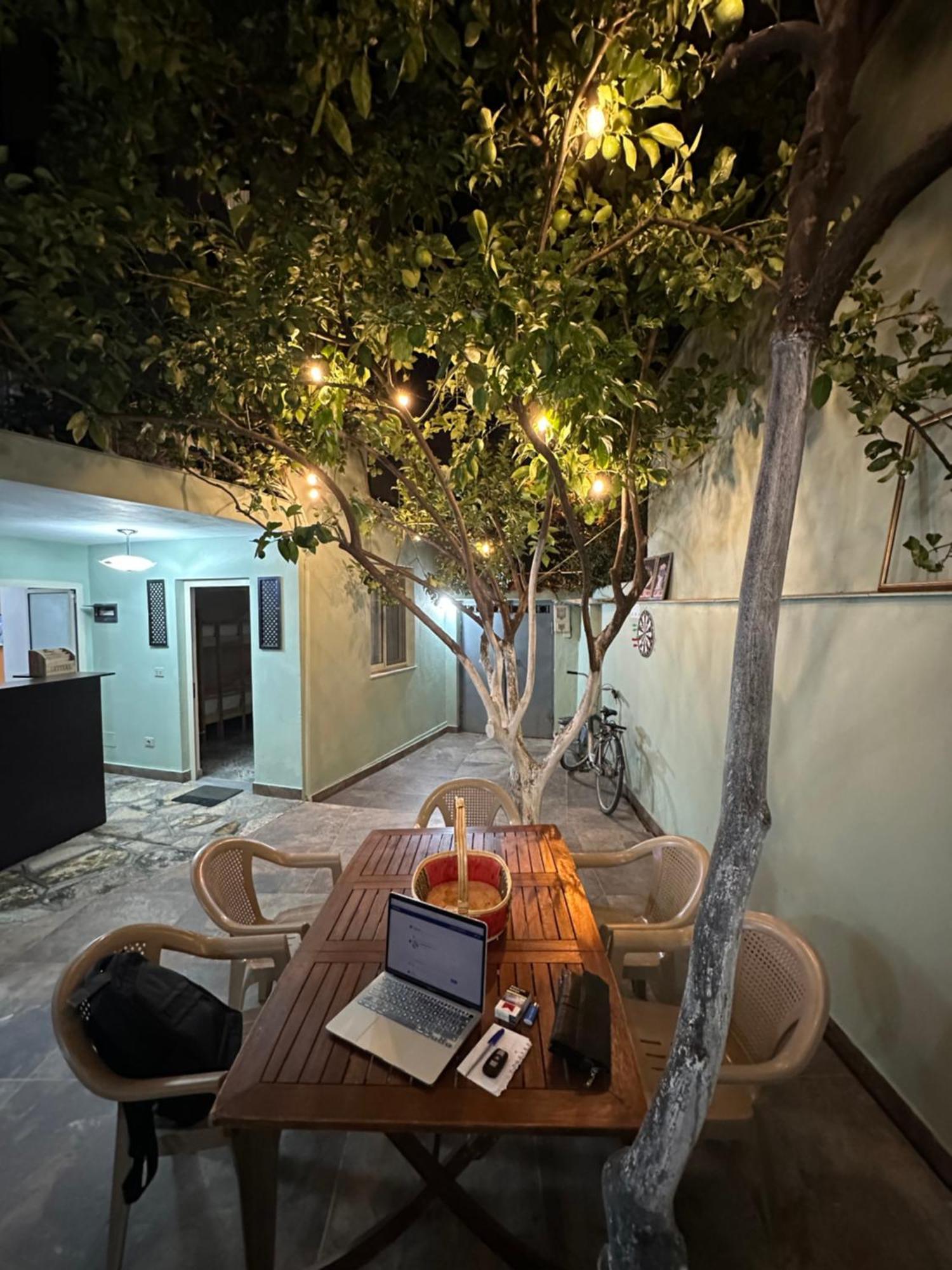 Tirana Lemon Breeze Hostel Kültér fotó
