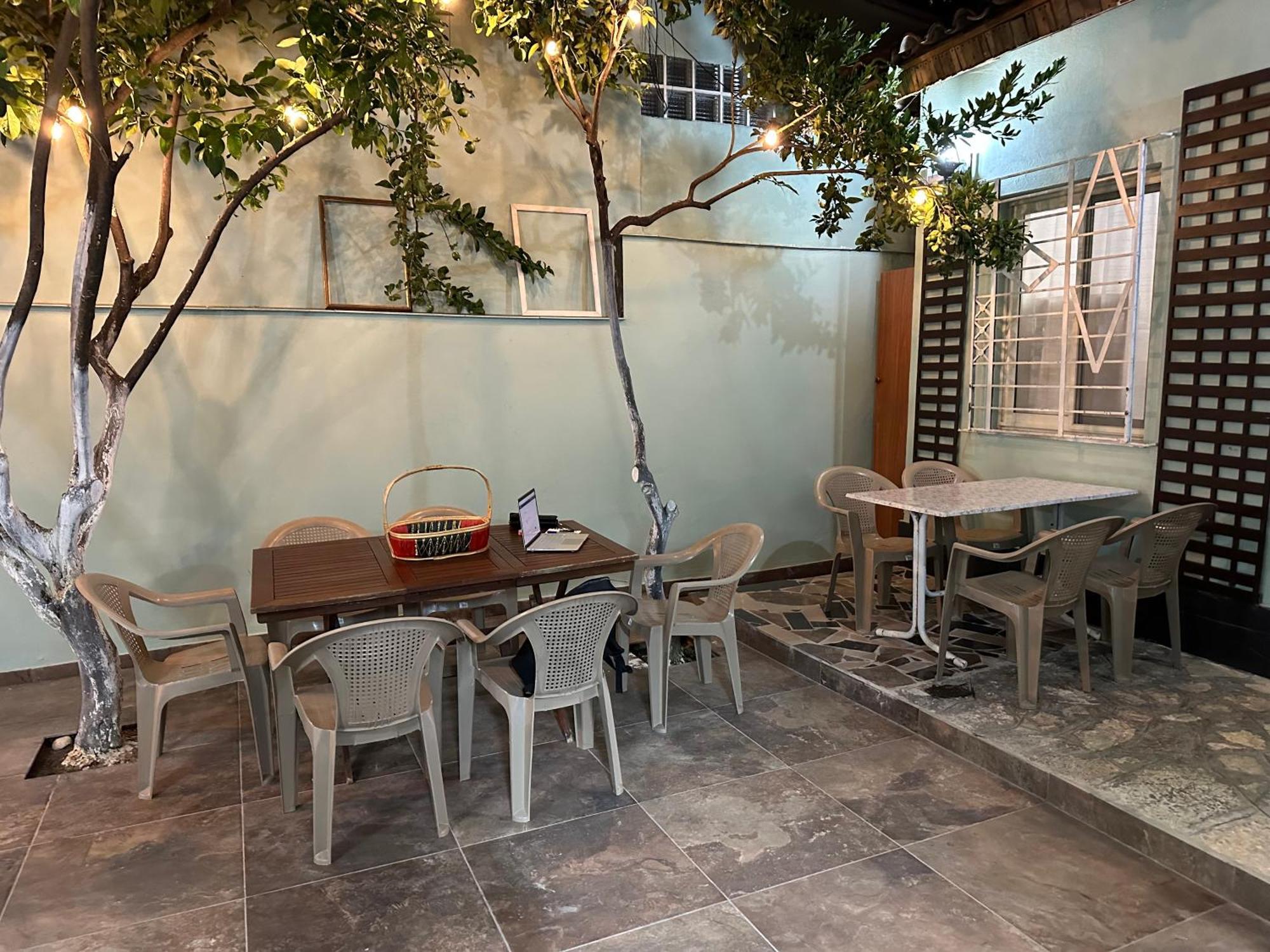 Tirana Lemon Breeze Hostel Kültér fotó