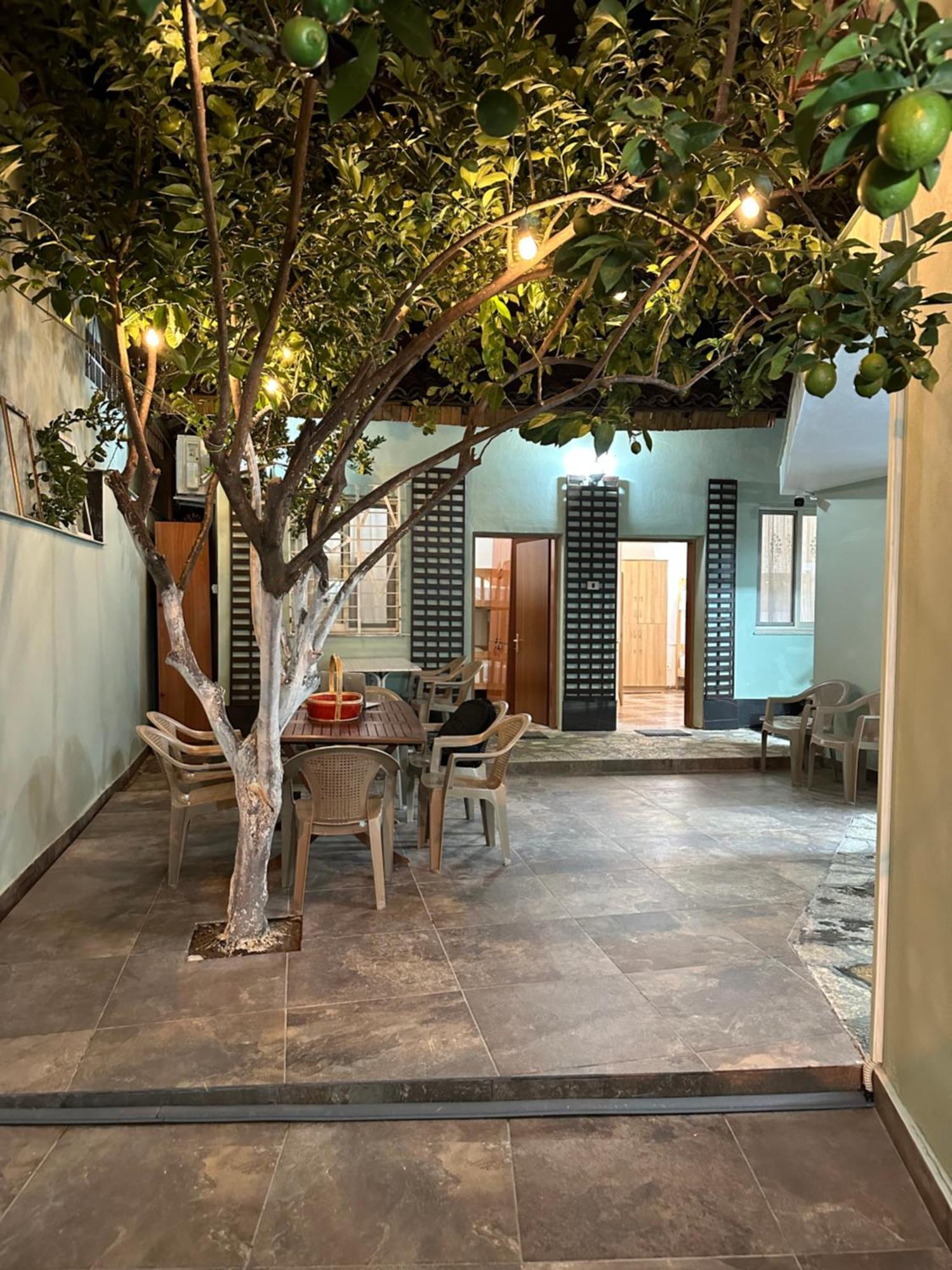 Tirana Lemon Breeze Hostel Kültér fotó