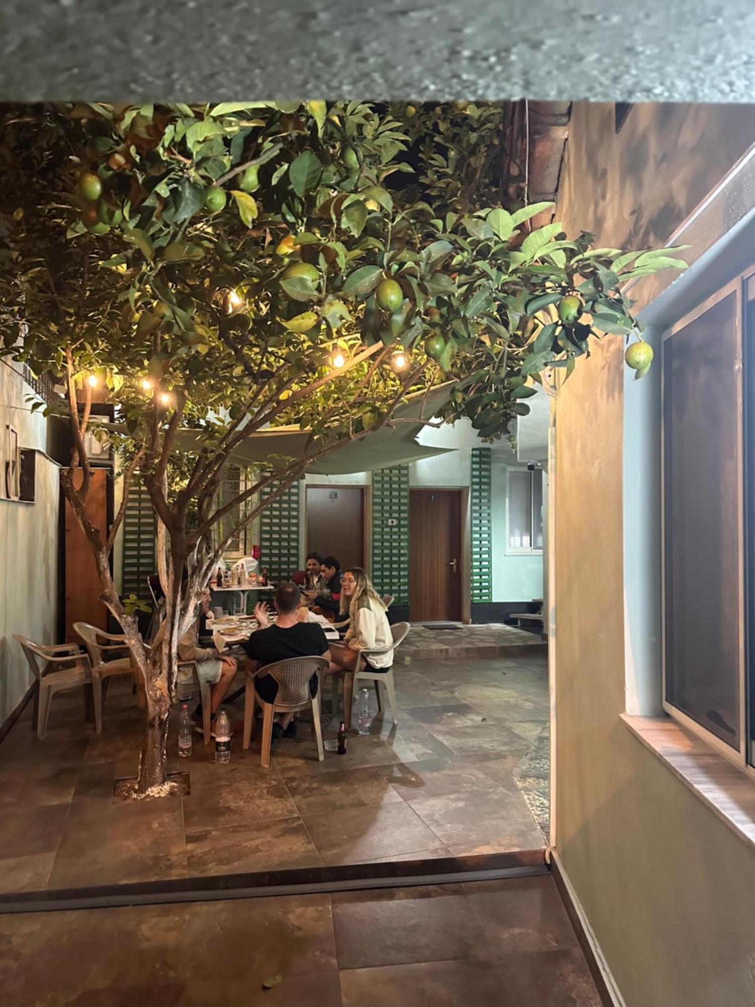 Tirana Lemon Breeze Hostel Kültér fotó